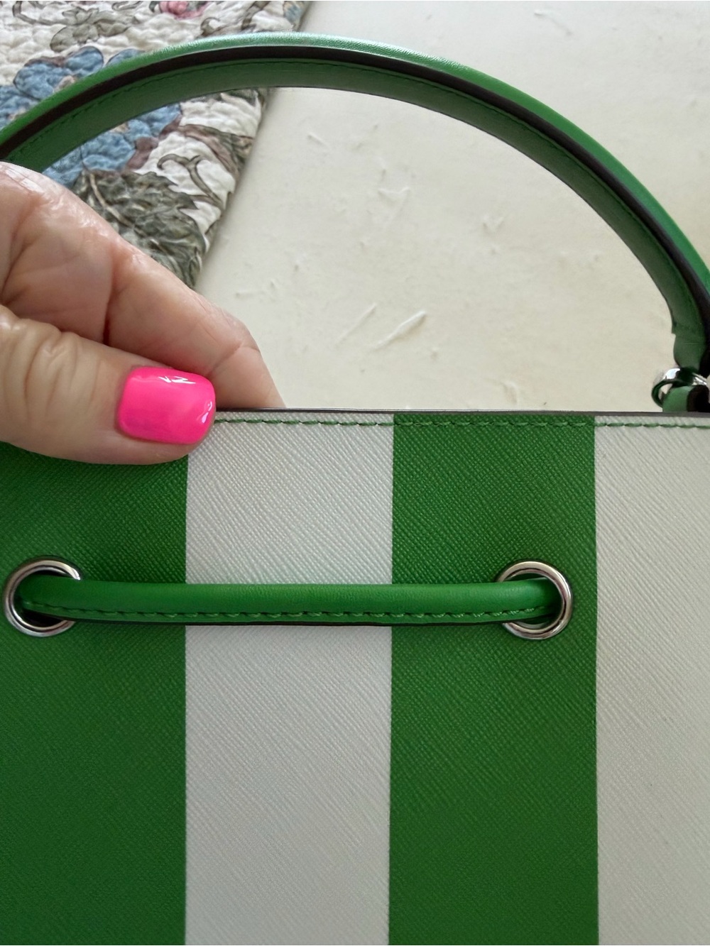 Michael Kors bucket purse - Picture 2 of 7